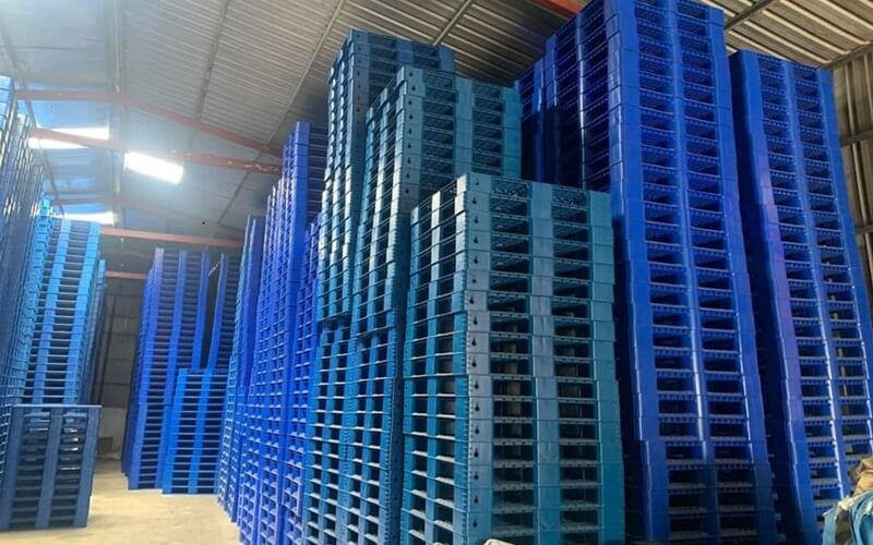 thu mua pallet nhựa cũ giá cao