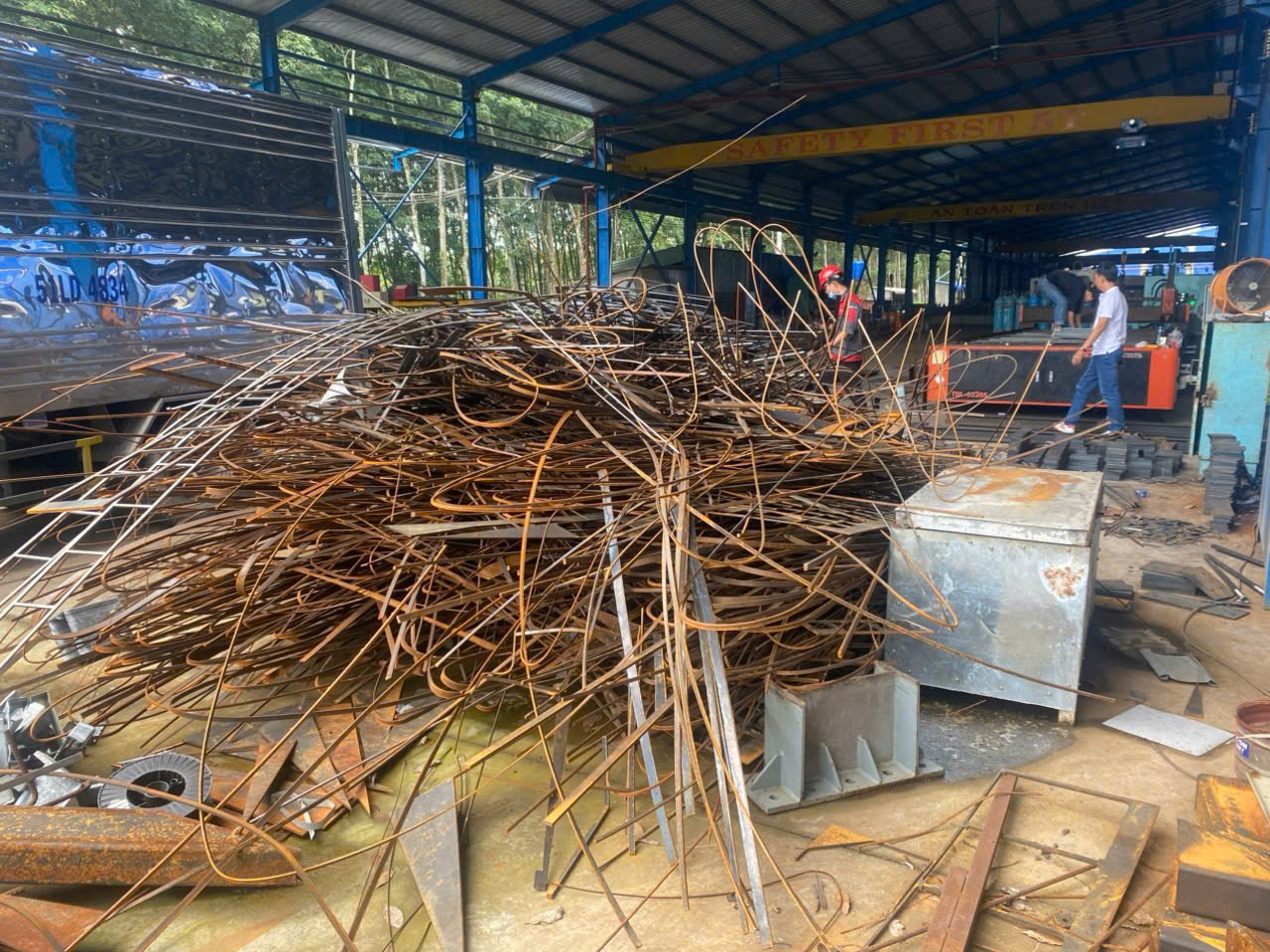 thu mua sat phe lieu