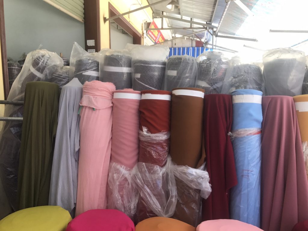 Thu mua vải cây , vải khúc , vải cuộn giá cao và uy tín tại tphcm
